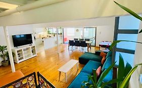 Down Town Oasis-Spacious Loft With Private Parking